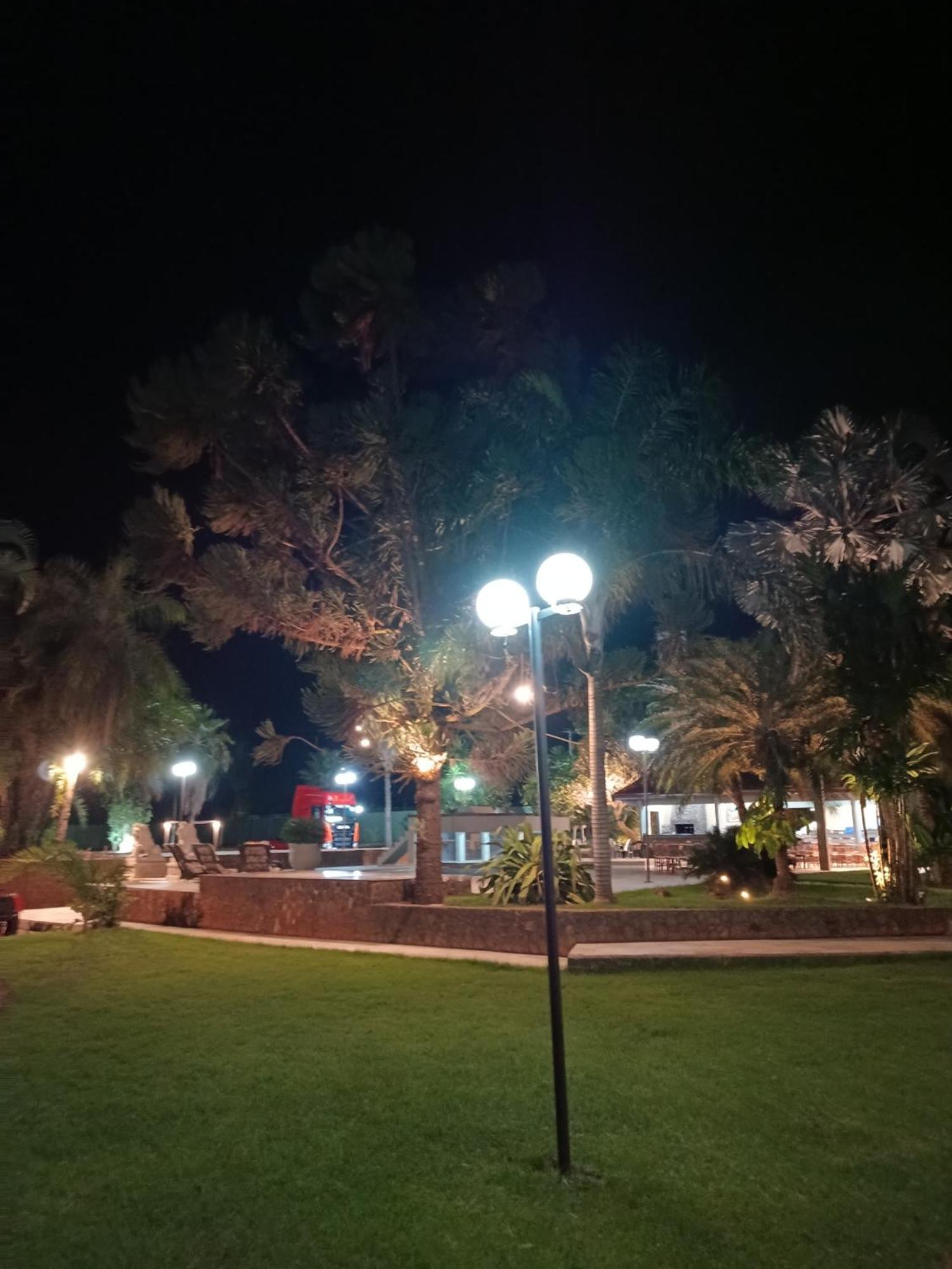 Parque Das Arvores Hospedagem E Eventos Barretos Exteriör bild